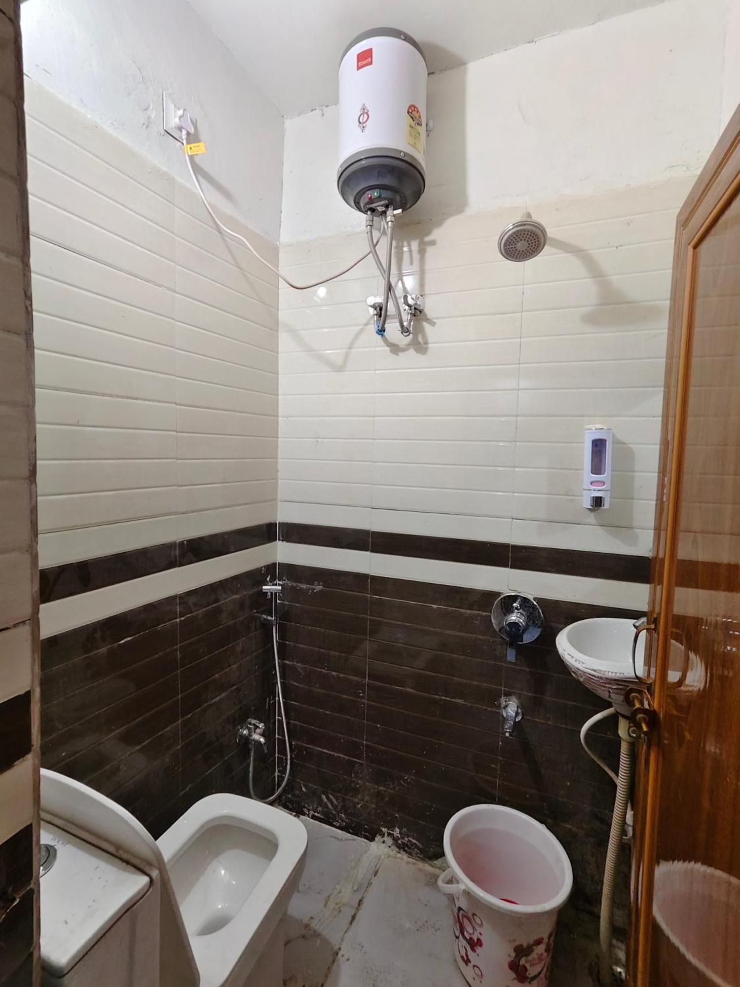 Anjani Garden Hotel And Restaurant Jhusi Экстерьер фото